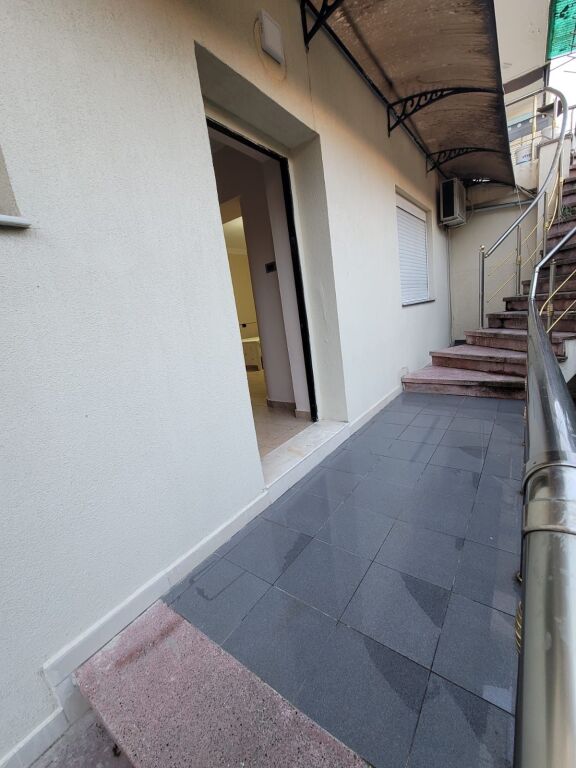 Appartamento 2+1+2 con Balconi in Affitto