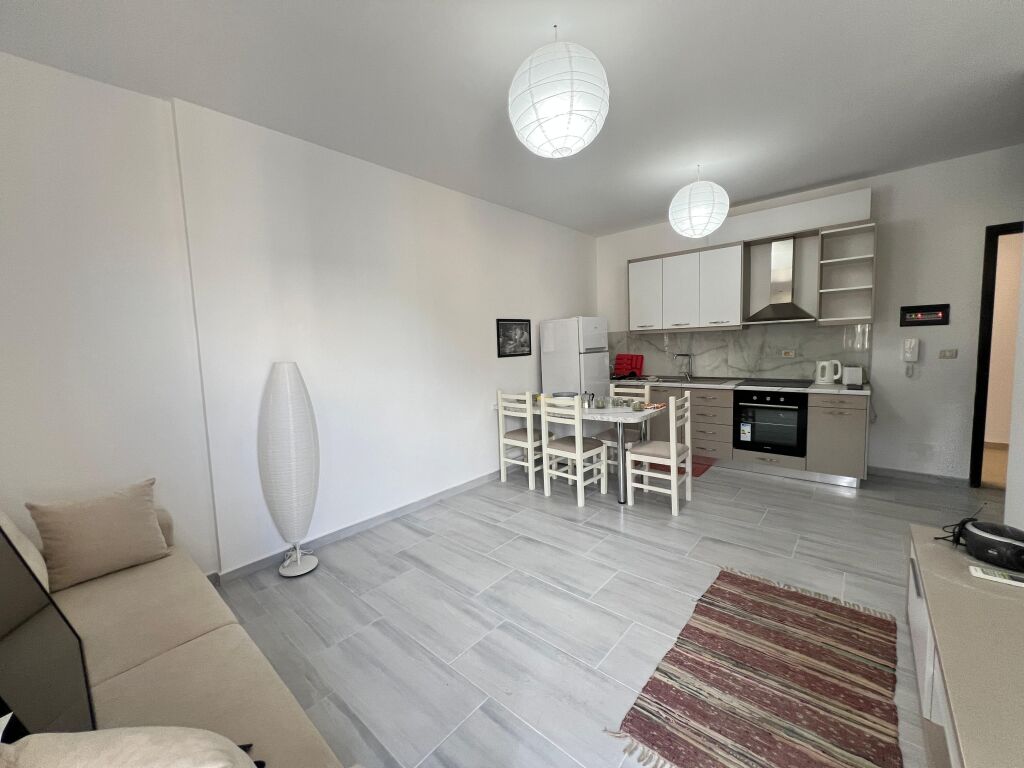 🏡 GARSONIERE MODERNE PËR SHITJE – LUNGOMARE, VLORË