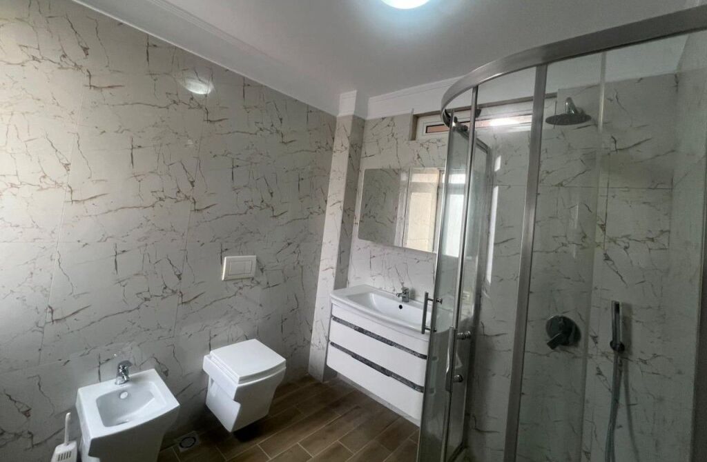 🏡 Shitet Apartament 3+1+2 – Porcelan, pranë UET, Tiranë