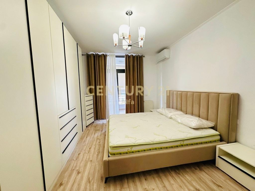 Apartament 2+1 per Qira tek Komuna e Parisit!