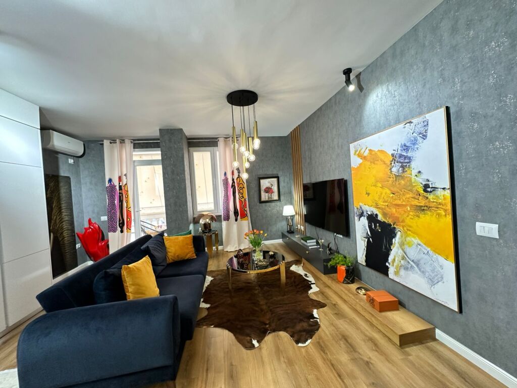 Appartamento 1+1+2Blk In Affitto Vicino al Mozaik di Tirana