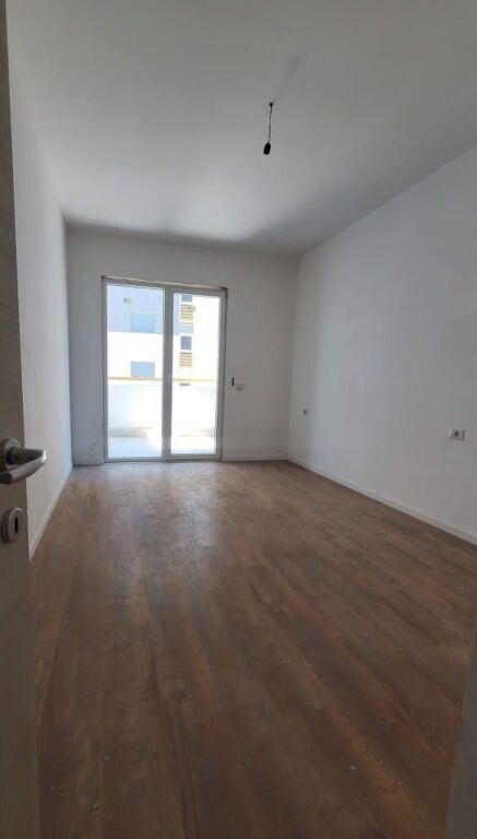 🏡 SHITET APARTAMENT 1+1 – Kompleksi E-88, Dritan Hoxha