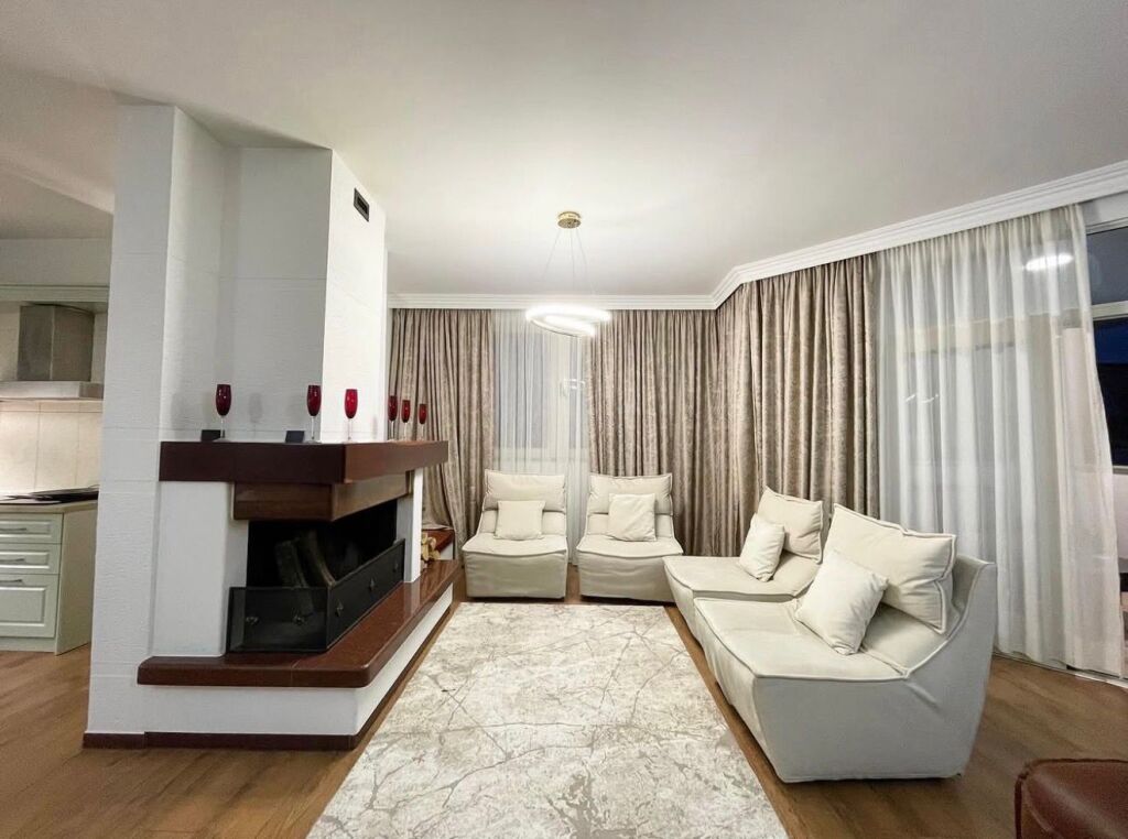 Apartament 3+1+Parking per qira tek Komuna e Parisit.
