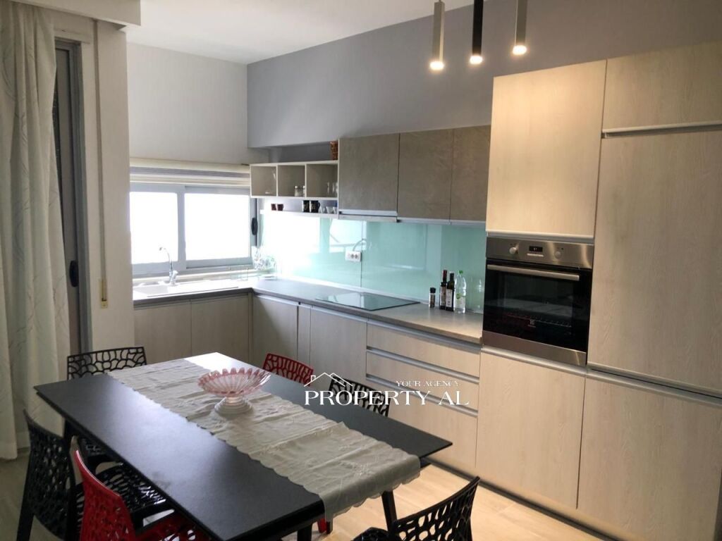 Apartament për shitje në vijë të parë – Lungomare, Vlorë | Pamje ballore deti