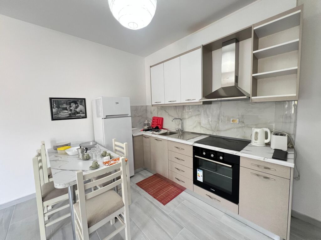 🏡 GARSONIERE MODERNE PËR SHITJE – LUNGOMARE, VLORË