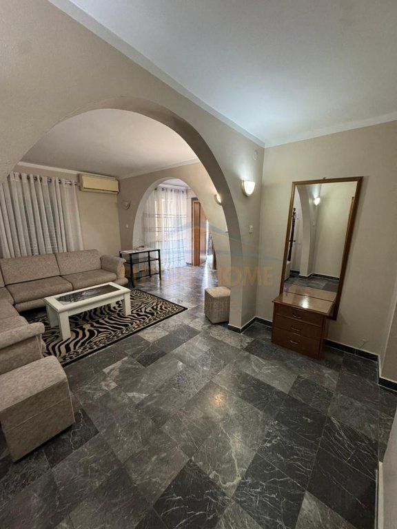 Affitto, Appartamento 2+1+2, Via Fortuzi, Tirana