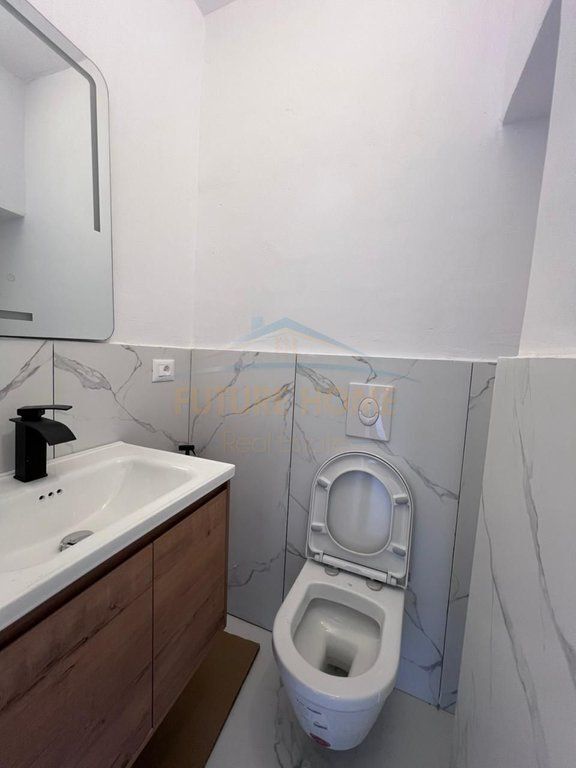 Qira, Ambient Biznesi, Xhamllik, Tiranë