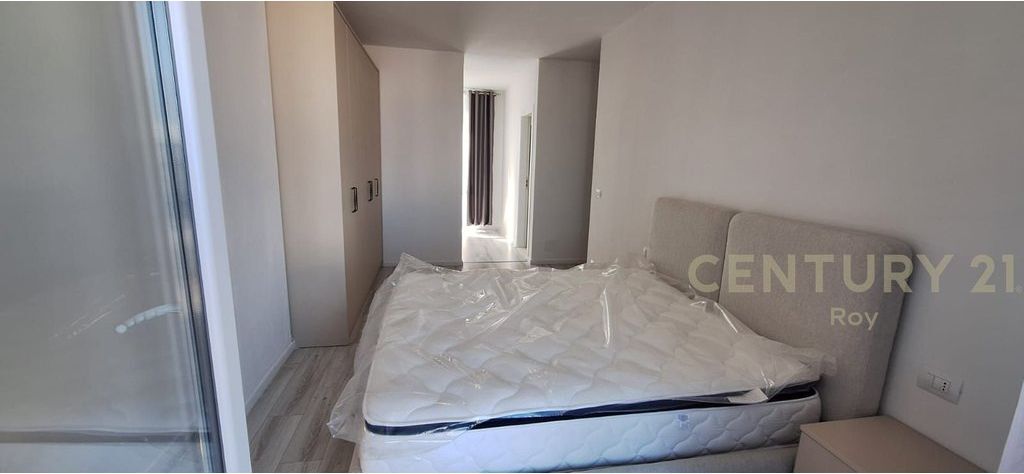 Jepet me qira apartament 3+1 në Durrës – pranë Lulishtes së Stacionit të Trenit