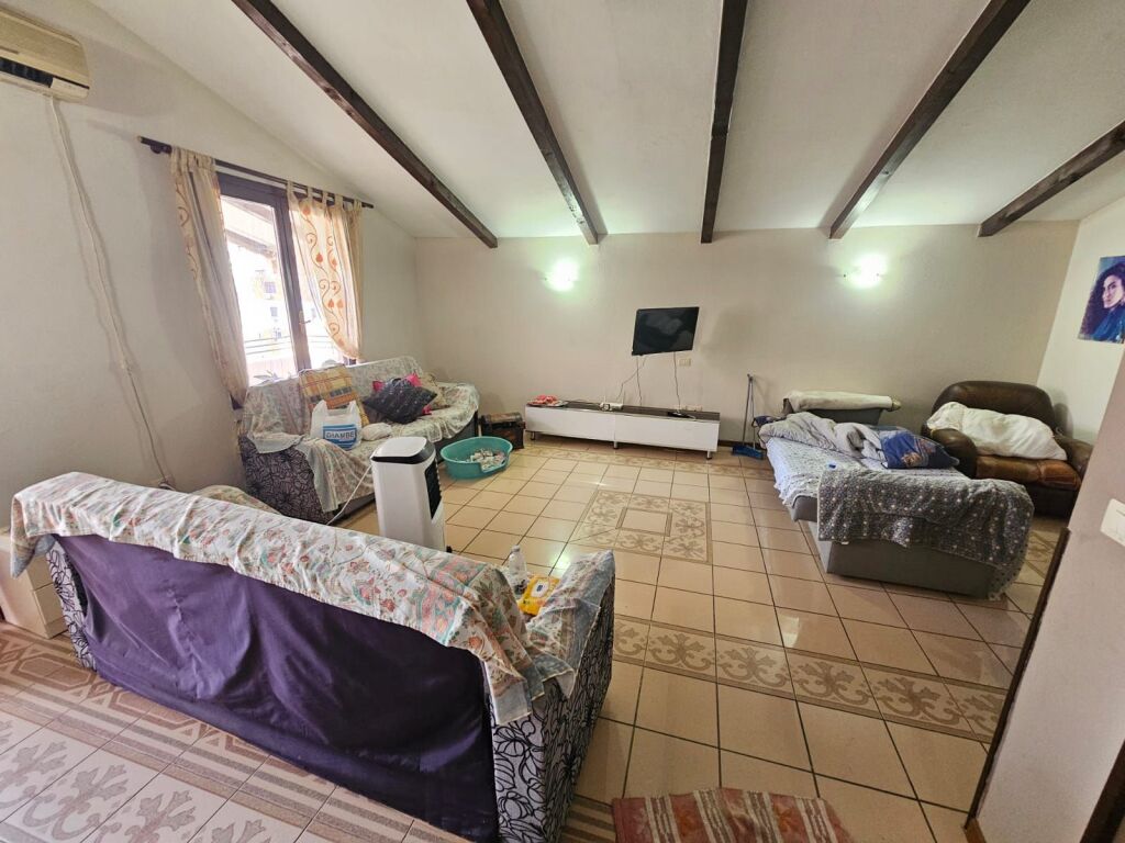 SHITET APARTAMENT 3+1 PRANE KAZAZIT NE DURRES