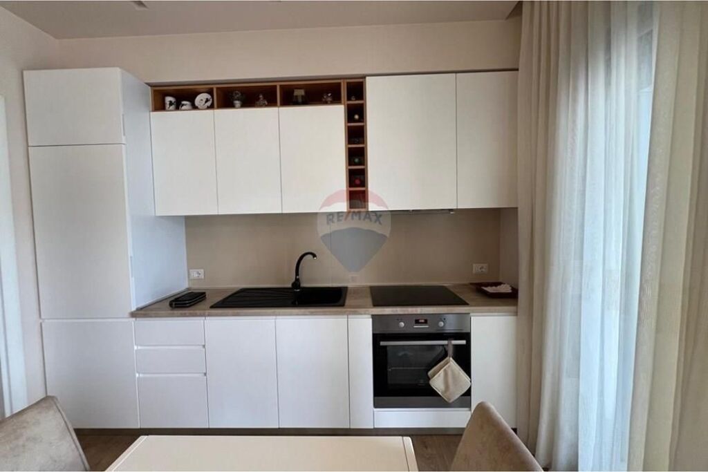 🏖️ Appartamento 2+1 in Affitto – Prima Linea, Via Dhimitër Konomi, Vlora