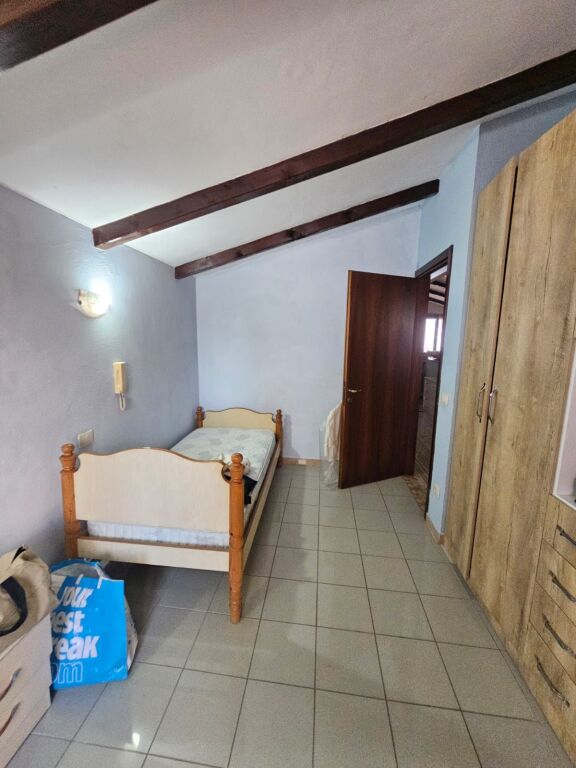 SHITET APARTAMENT 3+1 PRANE KAZAZIT NE DURRES