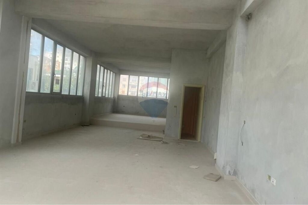 🏢 AMBIENT BIZNESI ME QIRA – ALBANO &amp; ROMINA, VLORË