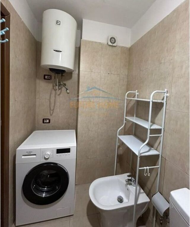 Affitto, Appartamento 1+1, Via Kavajes, Tirana.