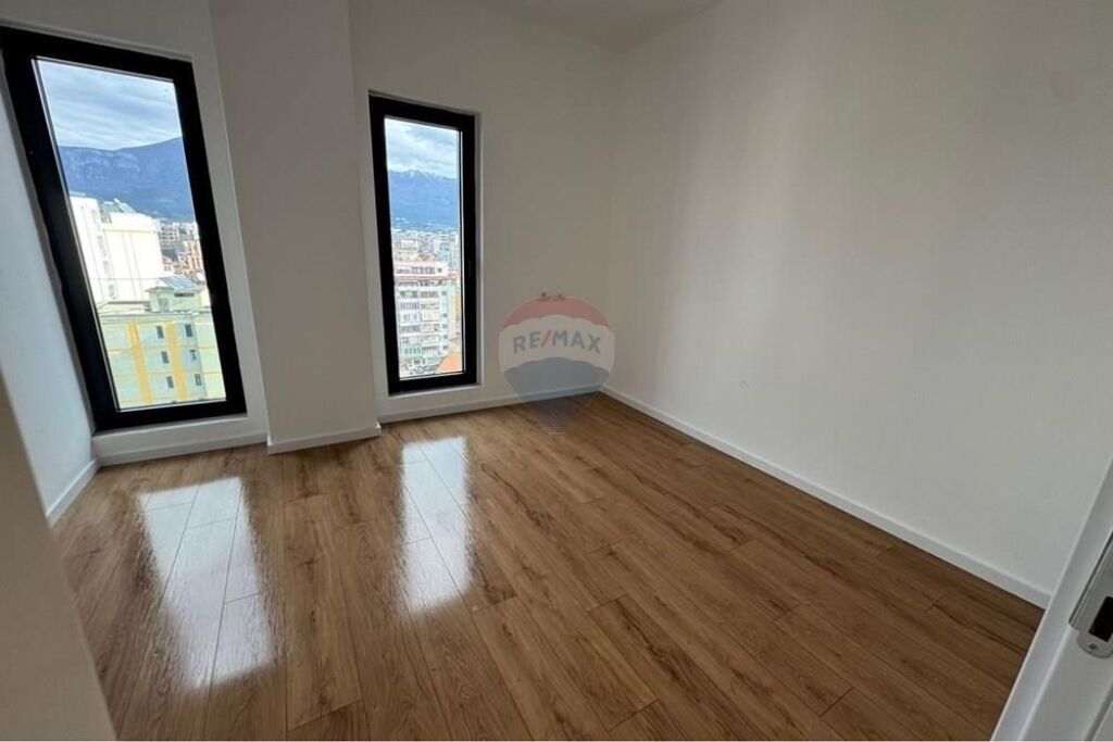 Zyre per qira te Rruga e Barrikadave!