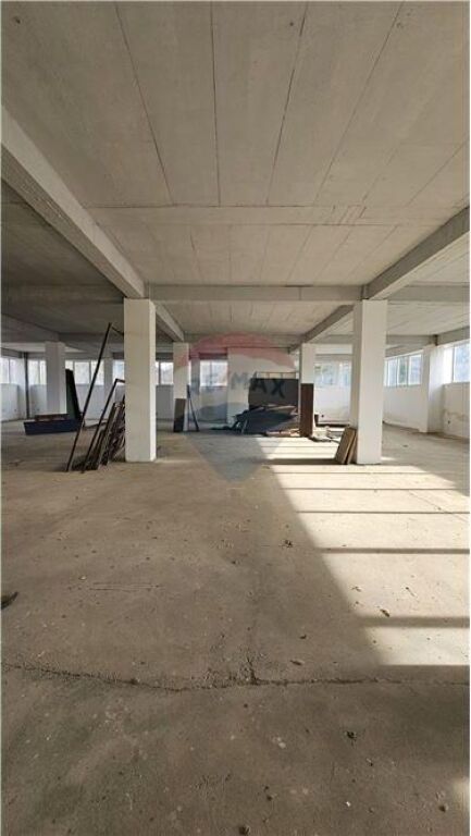 Ndërtesë - Për Qira - Pezë, Tiranë