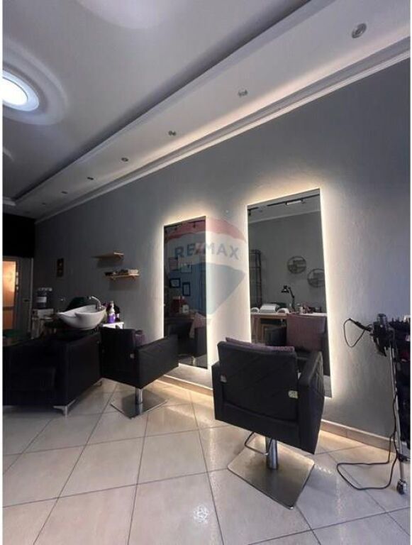 🏢 Dyqan për Shitje – Pranë Spitalit, Rruga Ali Demi, Vlorë