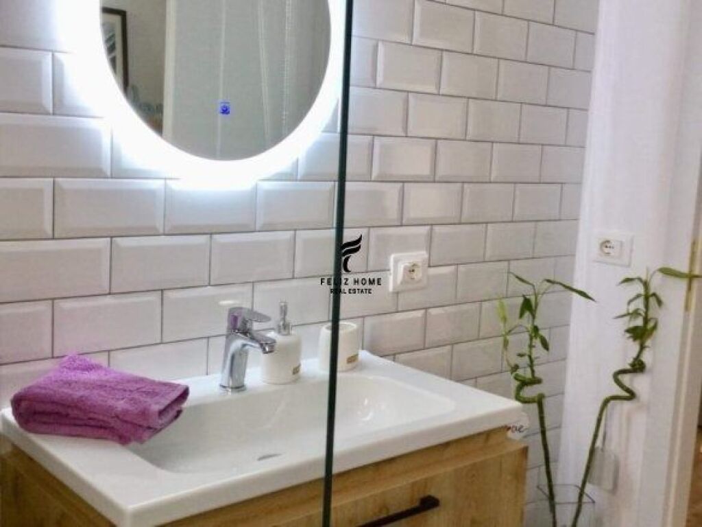 APARTAMENT ME QERA 1+1 STACIONI I TRENIT 50.000 LEKE FH-67107