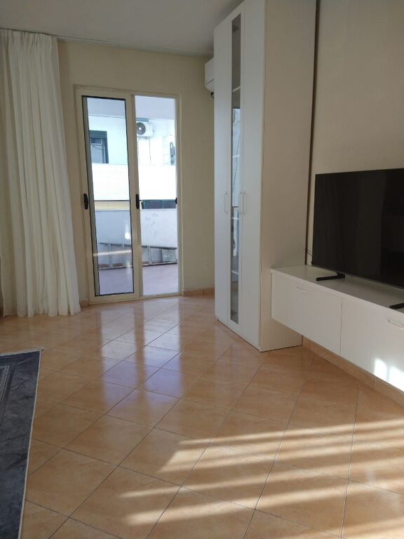 Jepet me Qera Apartament 2+1 tek Kazazi Durres