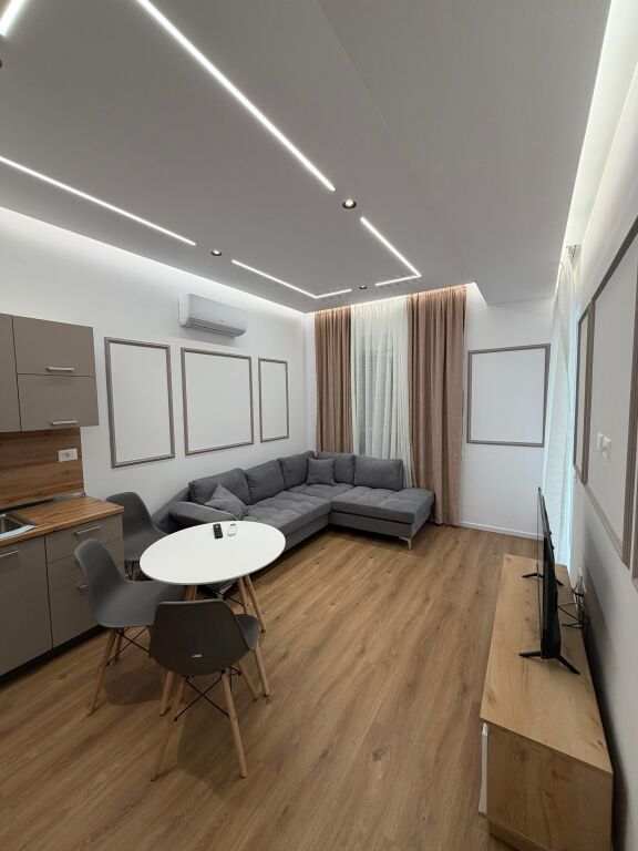 1+1 in affitto – Complesso Kadiu, Ali Demi