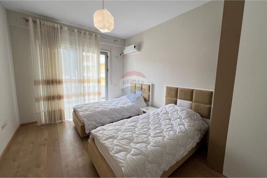🏖️ Appartamento 2+1 in Affitto – Prima Linea, Via Dhimitër Konomi, Vlora