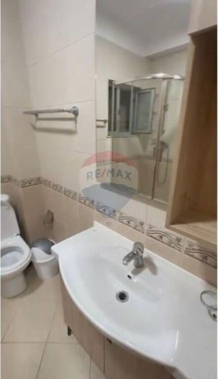 Appartamento - In Affitto - Rruga Riza Cerova, Tirana