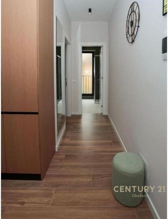 Rruga “Siri Kodra” Shitet apartament 1+1 i investuar