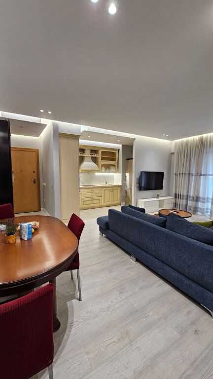 Apartament 2+1 me qira – Rruga e Barrikadave