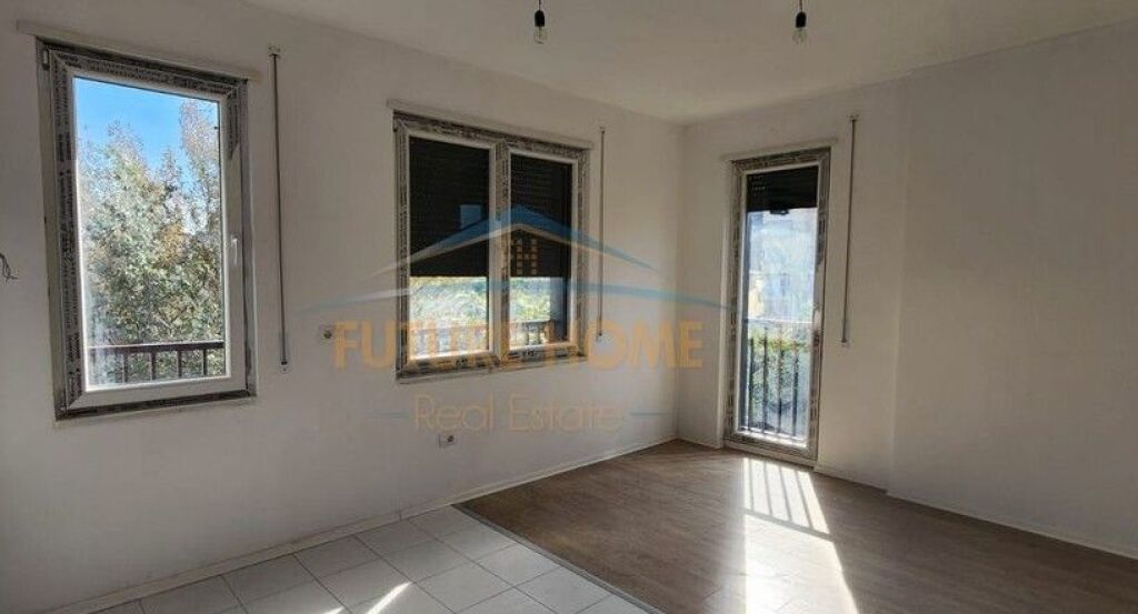 Qera,Zyre,Pazari i Ri