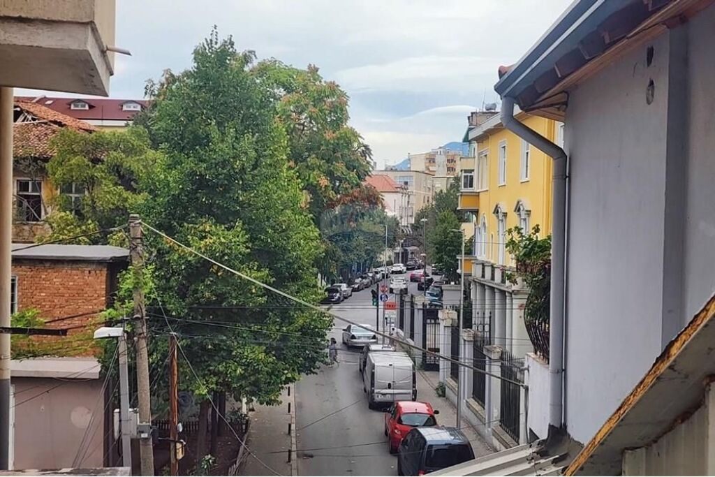 Building - For Rent - Durres Street, Tirana