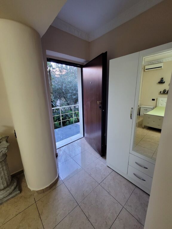 Appartamento 2+1+2 con Balconi in Affitto