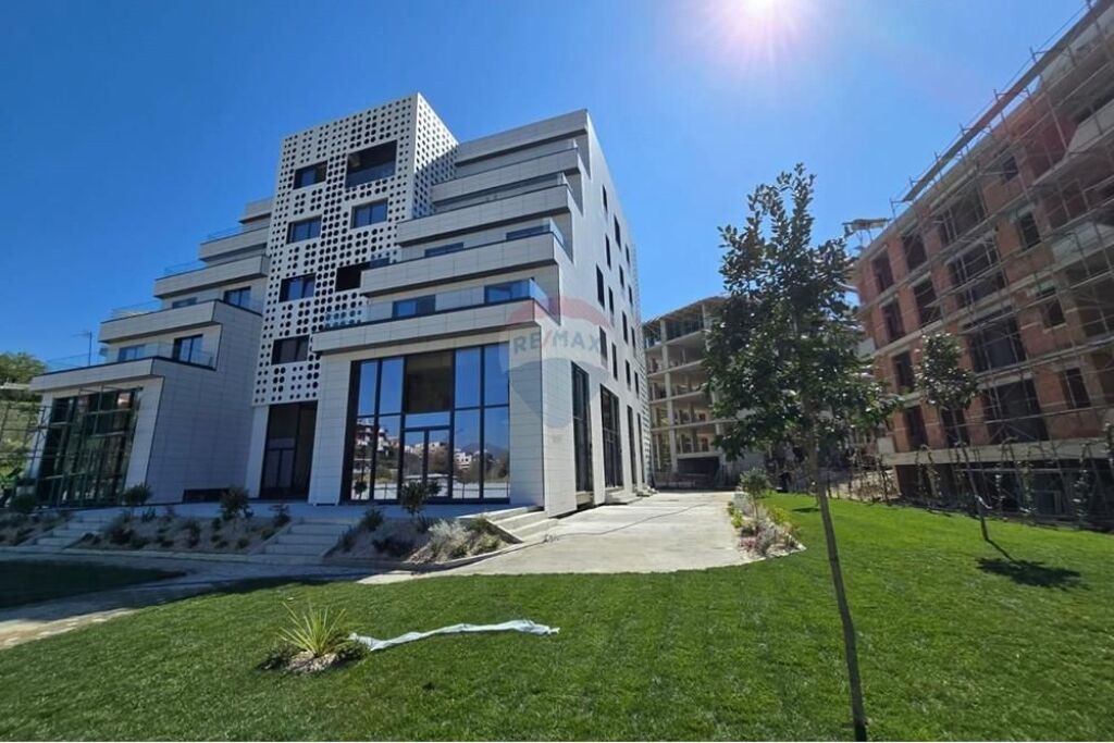 Apartament 2+1 per shitje tek Liqeni Thate!