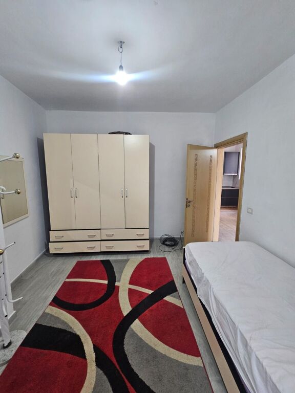 JEPET ME QERA APARTAMENT 2+1 + VERANDË PRANE KOPSHTIT IVINA