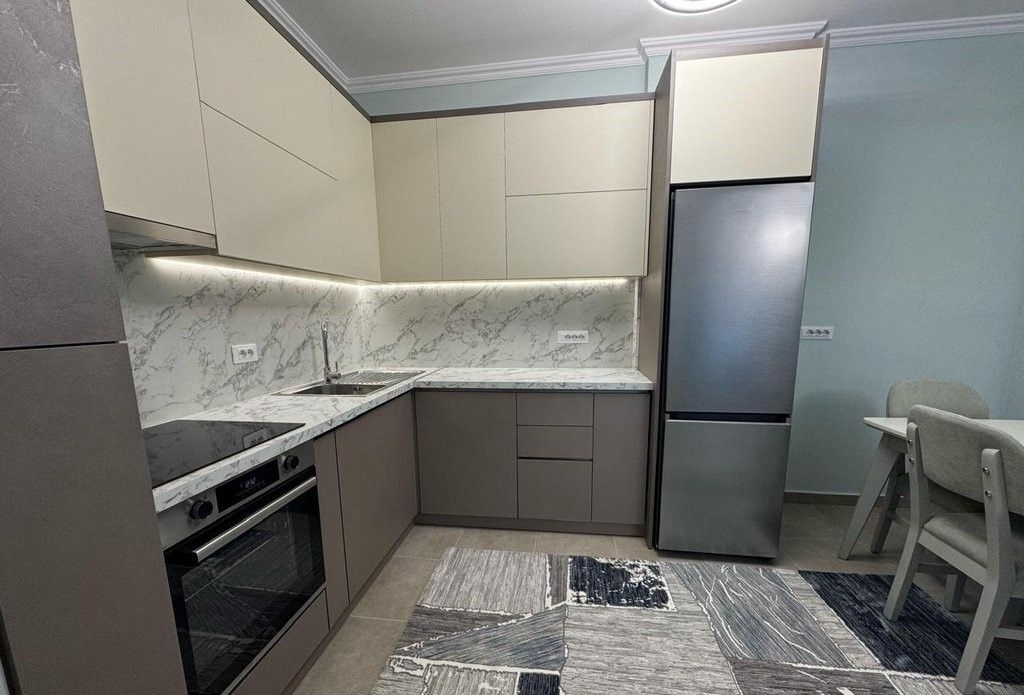 Super Appartamento 2+1+2, vicino alla Stazione dei Treni, all'inizio del Nuovo Viale!