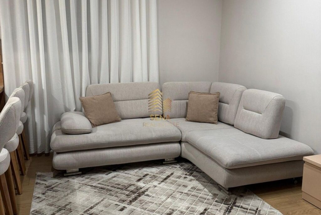 Affitto, Appartamento 2+1+balcone, Via Dibra – Scuola Unita, 700 Euro/Mese