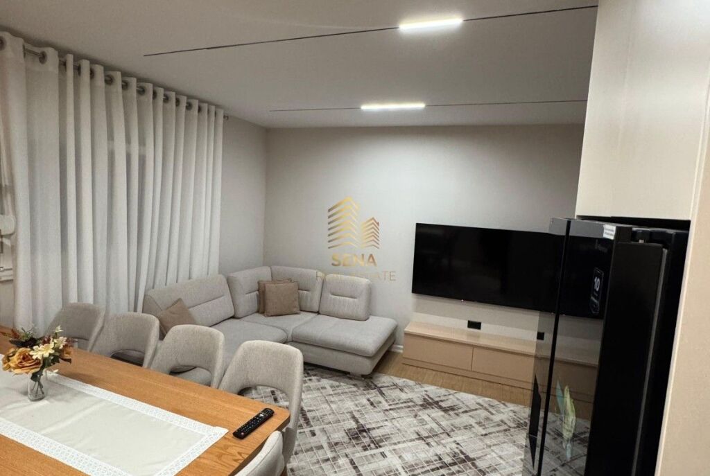 Affitto, Appartamento 2+1+balcone, Via Dibra – Scuola Unita, 700 Euro/Mese