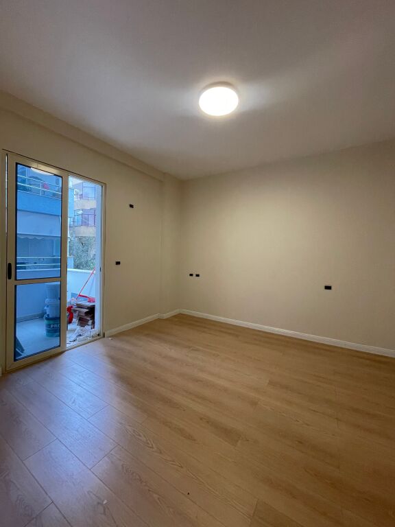 Shitet Apartament 3+1 tek Kodra e Diellit