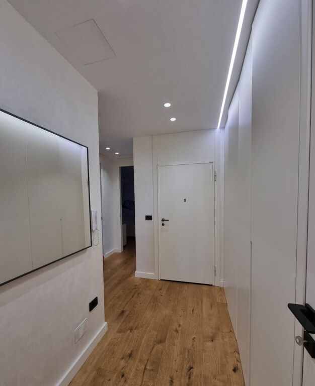 Shitet apartament 2+1 tek Stadiumi Dinamo