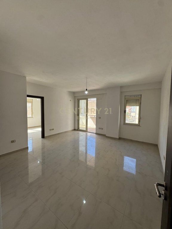 Appartamento 2+1+2 In Affitto nel Centro di Durazzo !