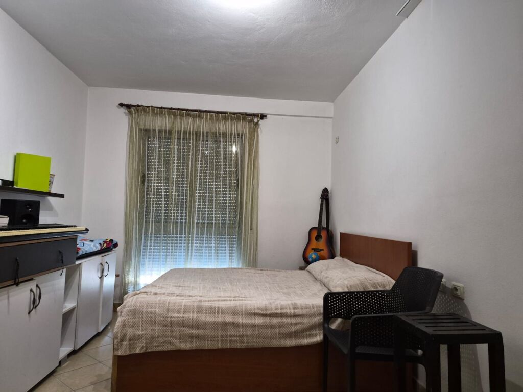 🏡 Affittasi 2+1 📍 Di fronte a Delijorgji, Via Stavri Themeli 💶 550€ / mese 🏢 Palazzo con ascensore