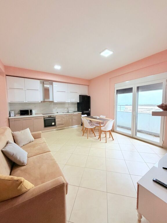 JEPET ME QERA APARTAMENT 1+1 PRANE HOTEL ROYAL PLAZH, DURRES