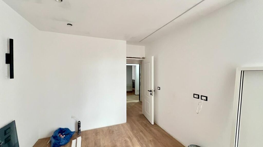 🏠SHITET: 1+1📍21 Dhjetori (Prane Hotel Mondial) - Pallat i Ri Buze Rruges Kryesore - 155,000€ - K.2 - Sp.54m² || Nje nder zonat me te kerkuara te qytetit🔥
