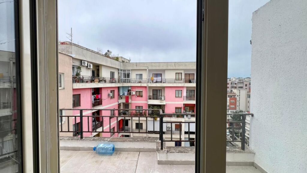 🏠 IN VENDITA: Appartamento 2+1+2 Bagni 📍 Yzberisht (Via Thoma Koxhaj) - €145.000 - Palazzo anno 2020 - 8° Piano - 172m² || Ampia veranda ideale per relax e famiglia 🔥