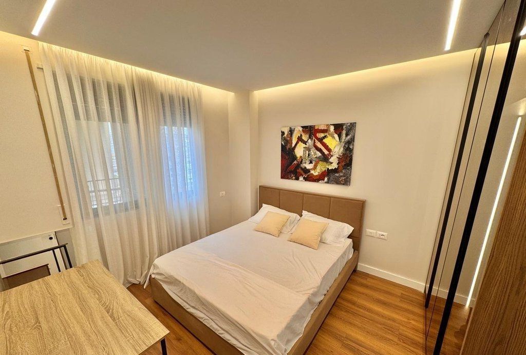 APARTMENT 2+1 NEAR THE NEW MARKET!