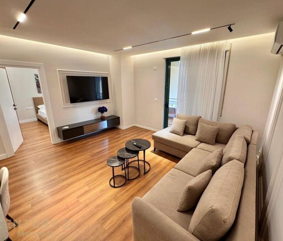 APARTMENT 2+1 NEAR THE NEW MARKET!