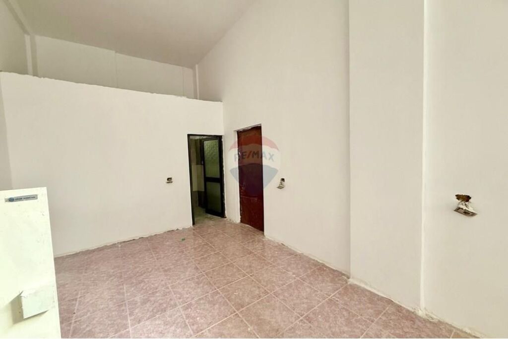 Warehouse/Storage - For Rent - Paris Commune, Tirana