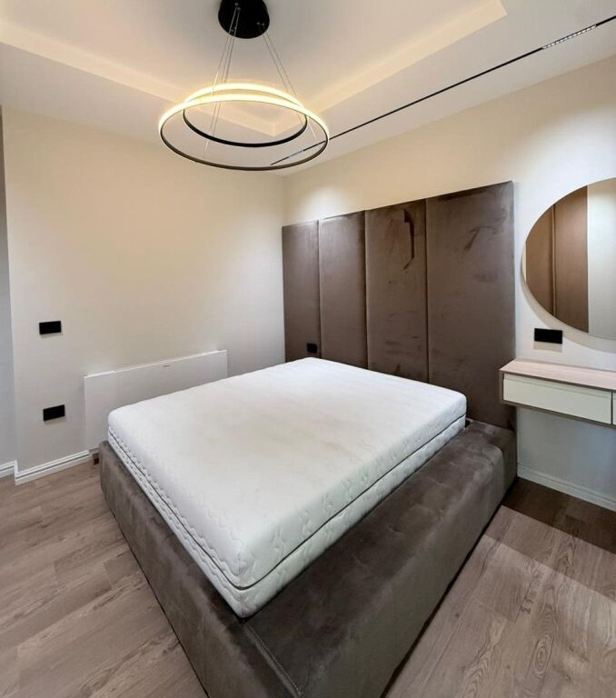 Jepet Apartament Luksoz 2+1 me Qira te Liqeni i Tiranës!