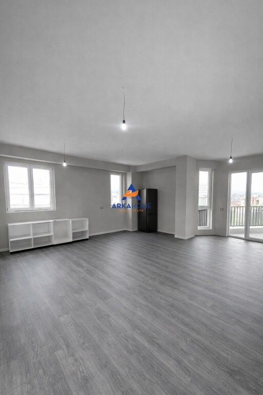 VENDESI APPARTAMENTO 3+1+2+BALCONE "ALLA COMUNE DI PARIGI" 474000 EURO