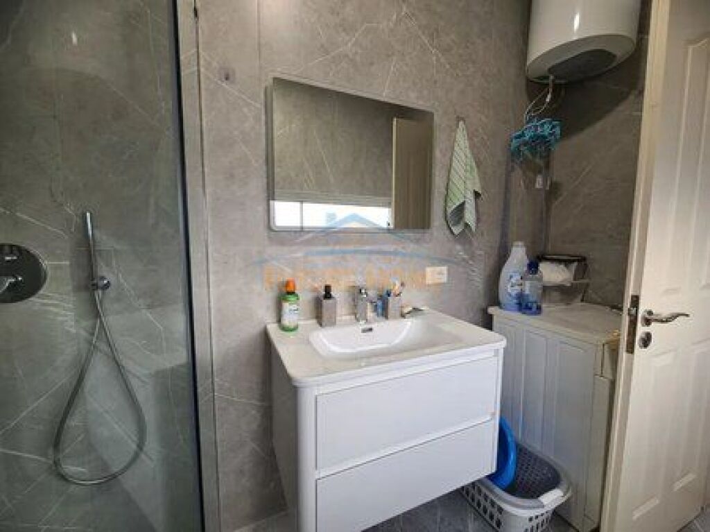 Qera,Apartament 2+1+2 ,Yzberisht