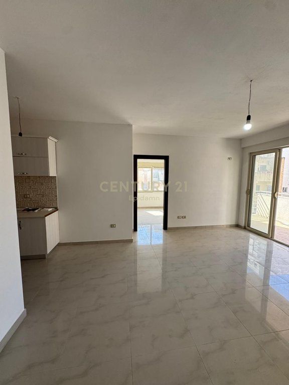 Appartamento 2+1+2 In Affitto nel Centro di Durazzo !