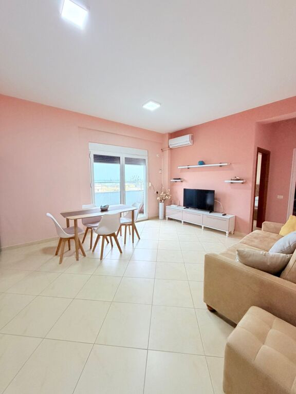 JEPET ME QERA APARTAMENT 1+1 PRANE HOTEL ROYAL PLAZH, DURRES